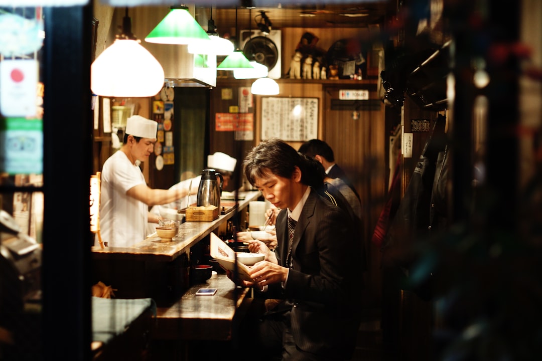 旅館のチェックイン自動化・無人化完全ガイド｜導入システム比較と成功事例