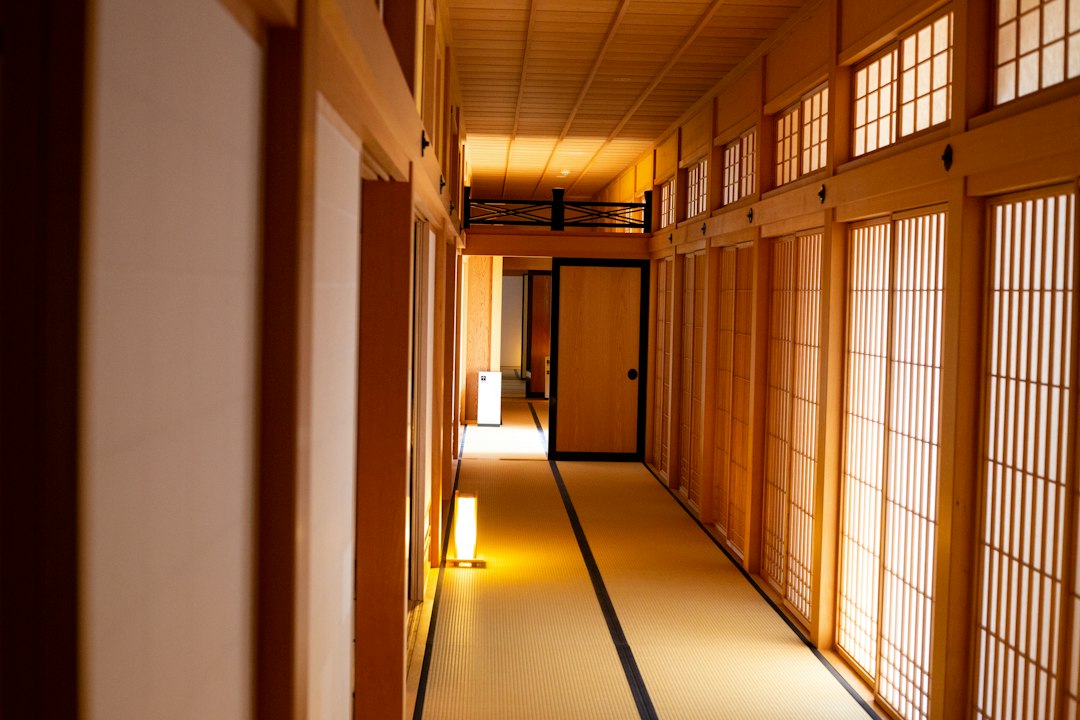 宿泊DXの業務別導入ガイド｜チェックイン・予約・会計・勤怠・清掃・料金、どこから手を付けるか